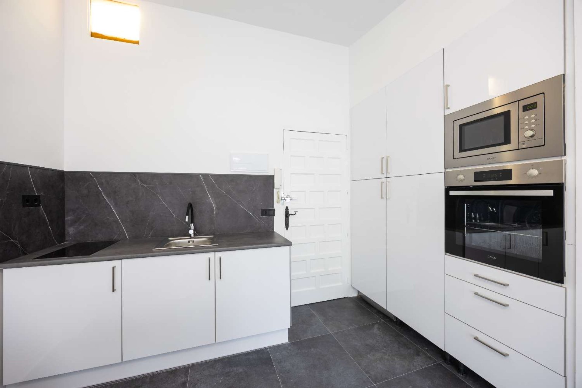 Alquiler a largo plazo - Apartment -
Torrevieja