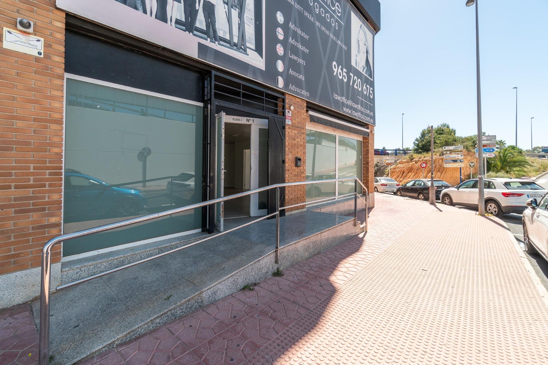 Alquiler a largo plazo - Commercial Unit -
Orihuela Costa - Playa Flamenca