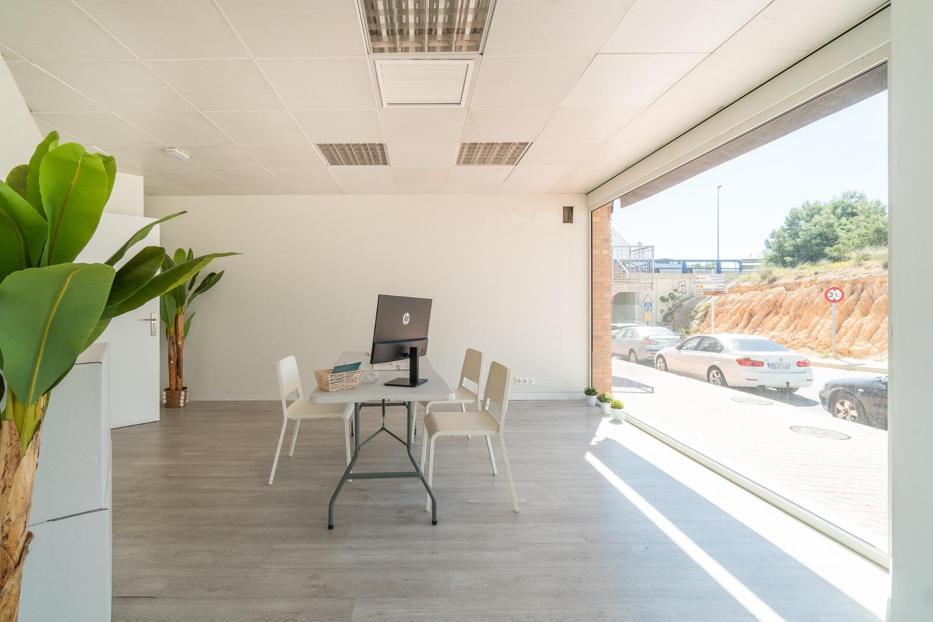 Alquiler a largo plazo - Commercial Unit -
Orihuela Costa - Playa Flamenca