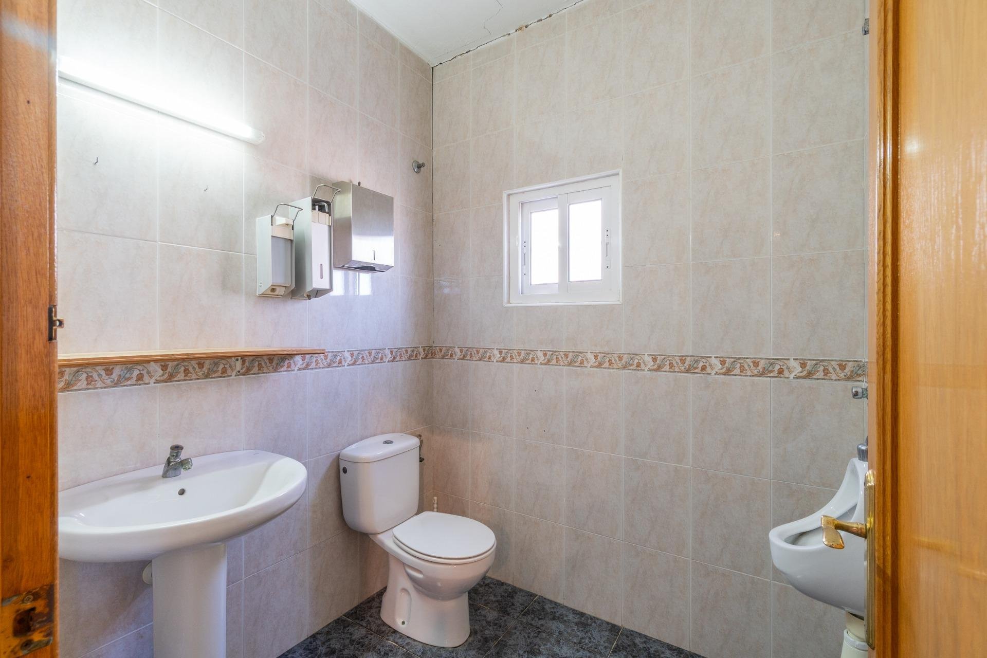 Alquiler a largo plazo - Commercial Unit -
Pilar de la Horadada - Polígono industrial Cañada de Práez