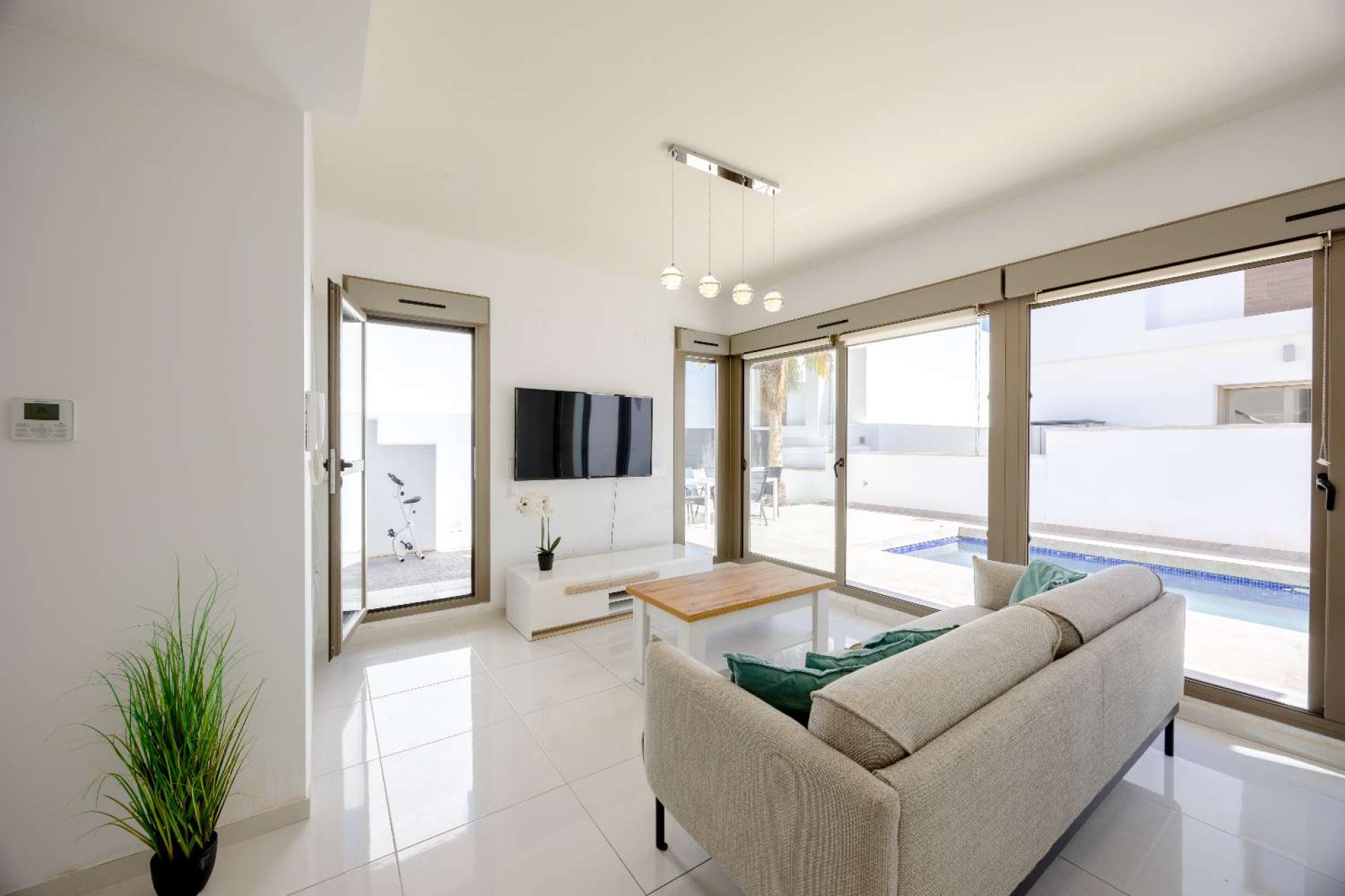 Alquiler a largo plazo - Detached villa -
Orihuela - Orihuela Costa