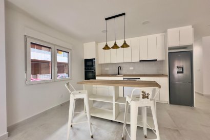 Apartment - Återförsäljning - Torrevieja - Acequion