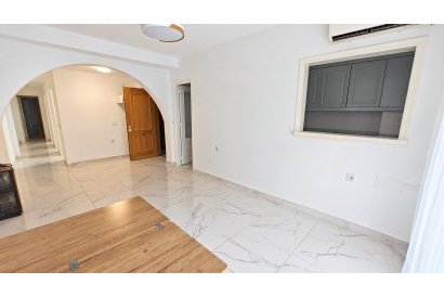 Apartment - Återförsäljning - Torrevieja - Acequion