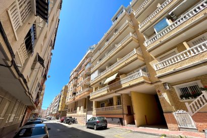 Apartment - Återförsäljning - Torrevieja - Playa de los Locos