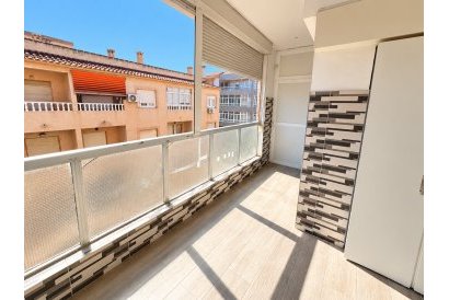 Apartment - Återförsäljning - Torrevieja - Playa de los Naufragos
