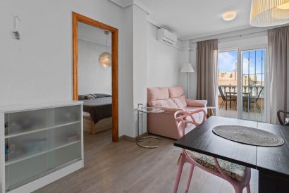 Apartment - Återförsäljning - Torrevieja - Torrevieja