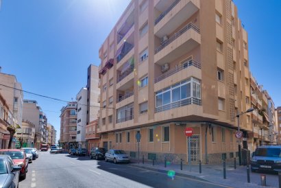 Apartment - Återförsäljning - Torrevieja - Torrevieja