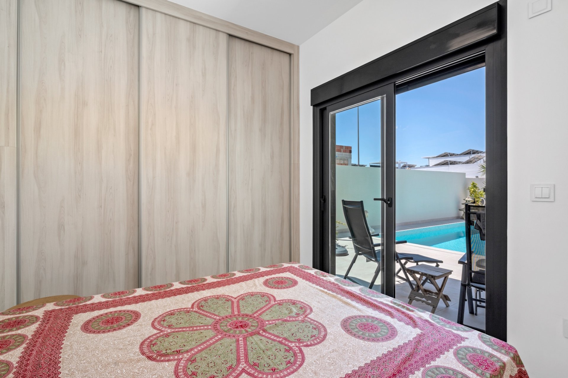 Återförsäljning - 6. Detached villa -
Daya Nueva - Costa Blanca South
