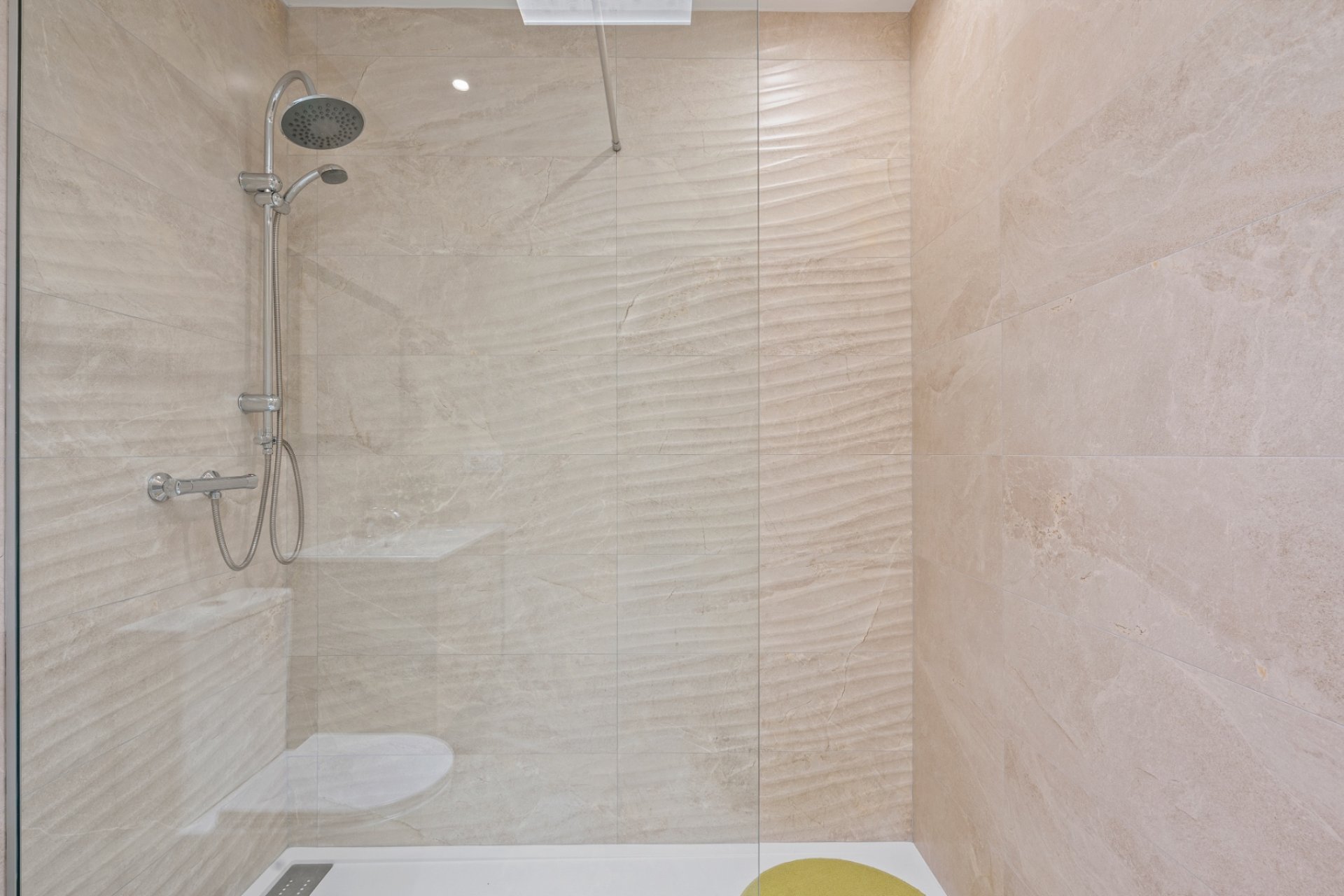 Återförsäljning - 6. Detached villa -
Daya Nueva - Costa Blanca South