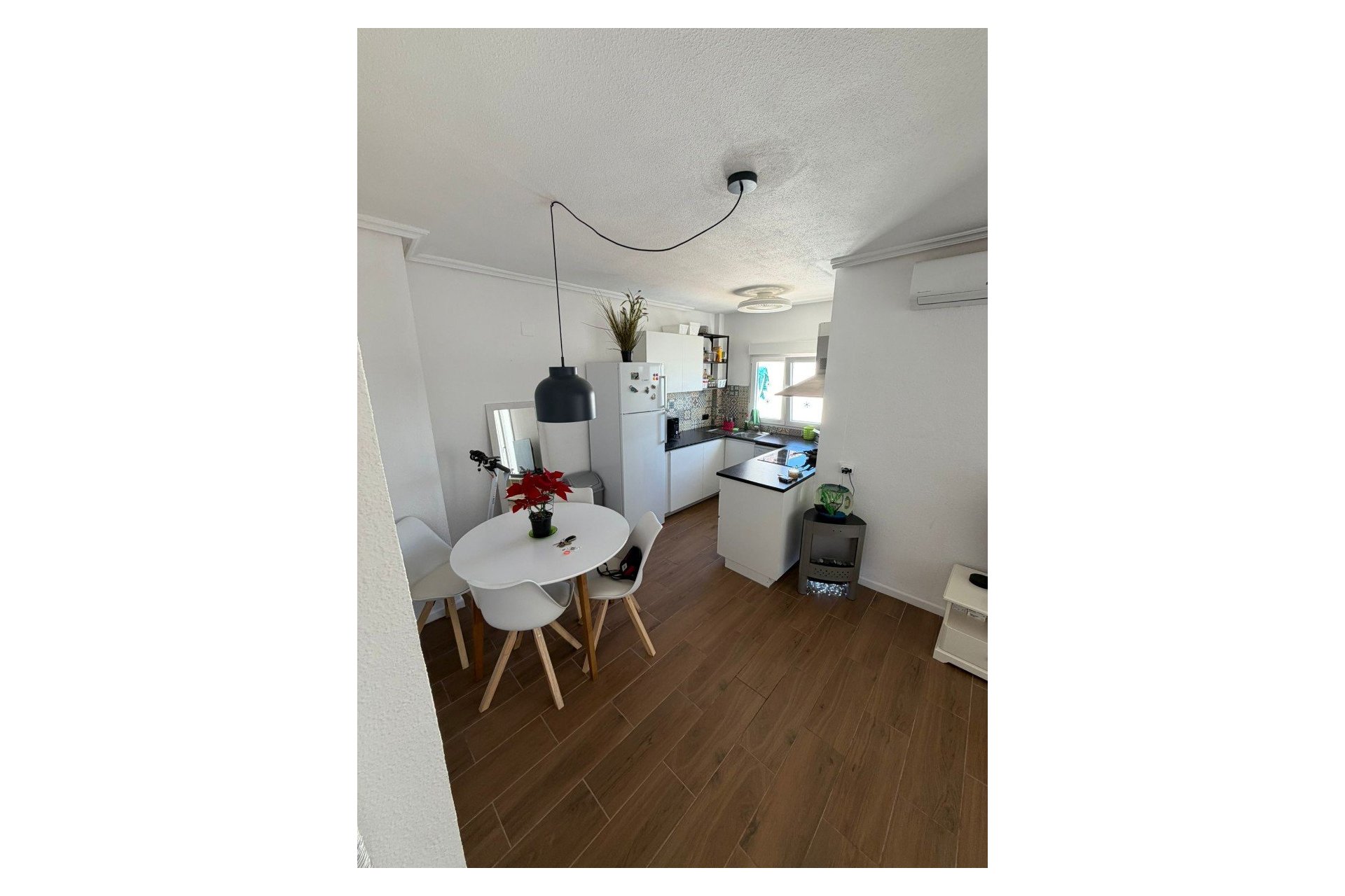 Återförsäljning - Apartament / Duplex -
Orihuela Costa - Punta Prima