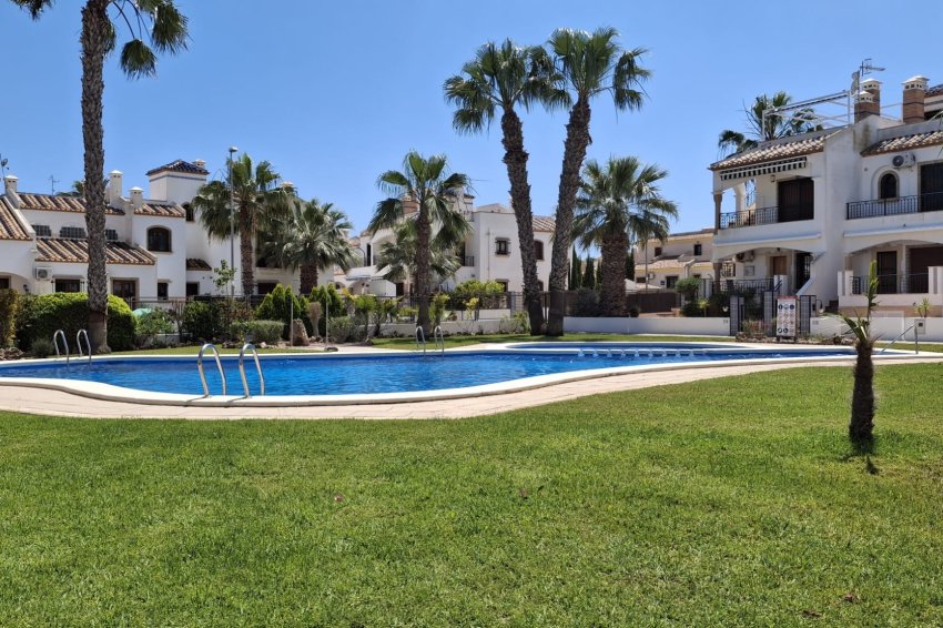 Återförsäljning - Apartament / Duplex -
Orihuela Costa - Villamartin