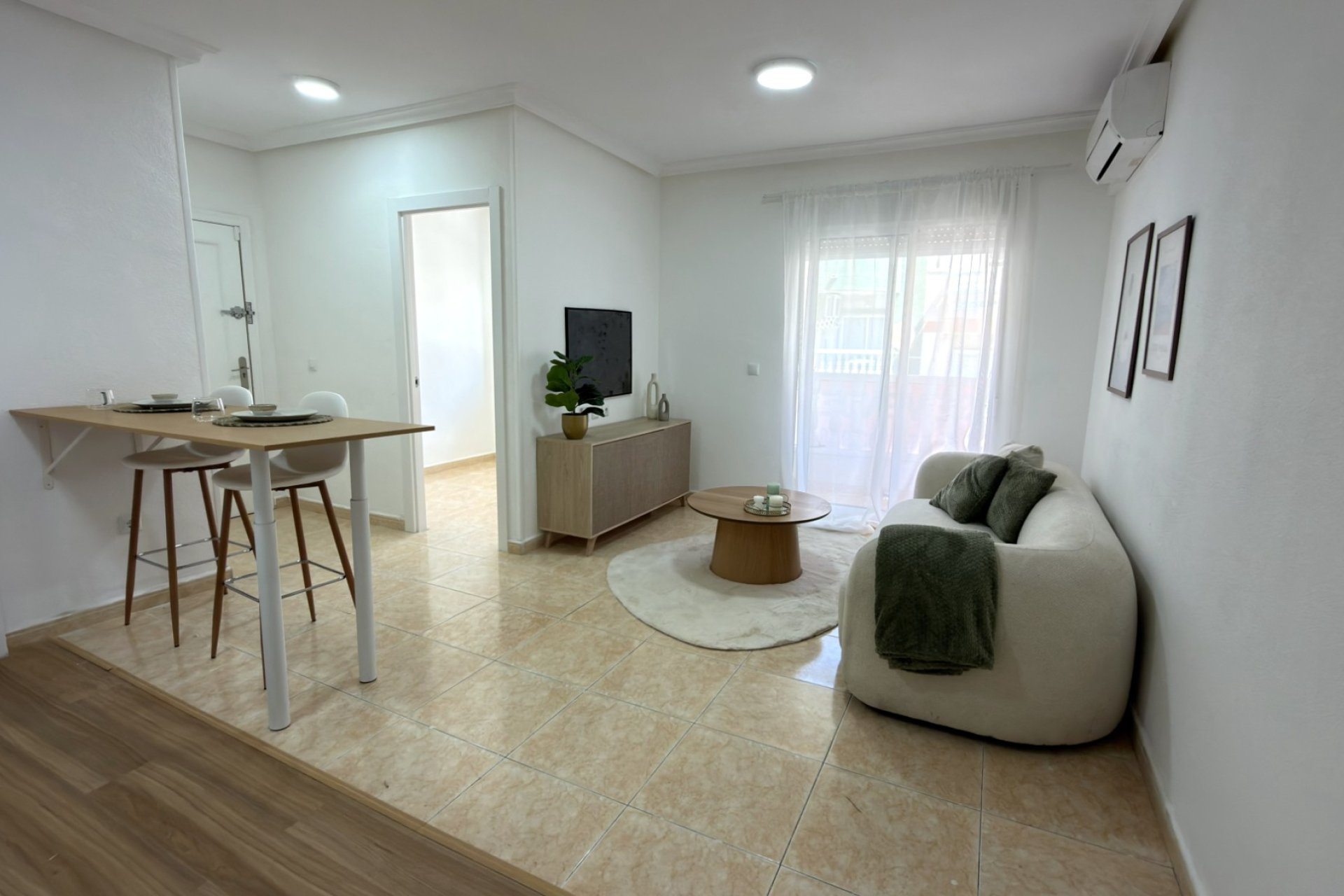 Återförsäljning - Apartament / Duplex -
Torrevieja - Curva del Palangre