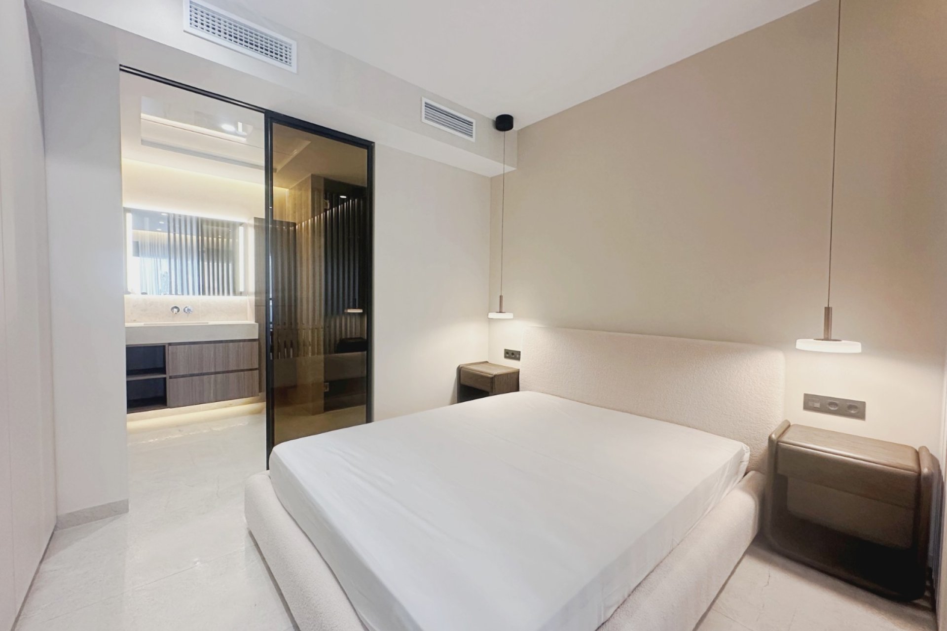 Återförsäljning - Apartament / Duplex -
Torrevieja