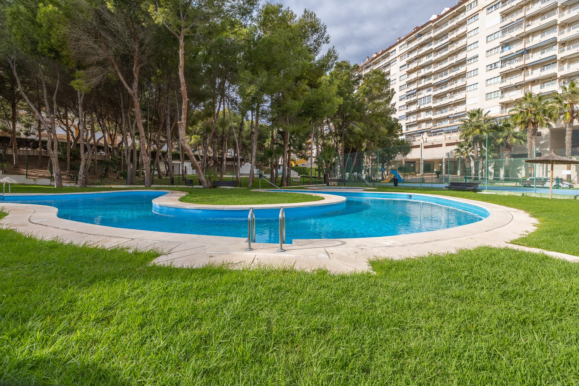 Återförsäljning - Apartamento -
Orihuela Costa - Campoamor