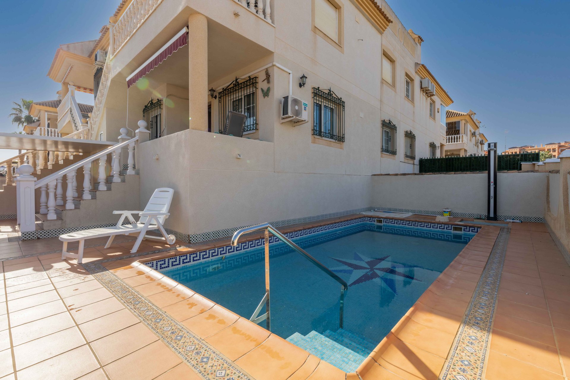 Återförsäljning - Apartamento -
Orihuela Costa - Villamartín