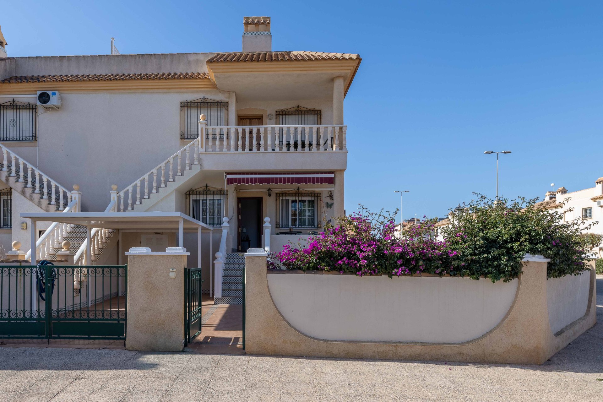 Återförsäljning - Apartamento -
Orihuela Costa - Villamartín