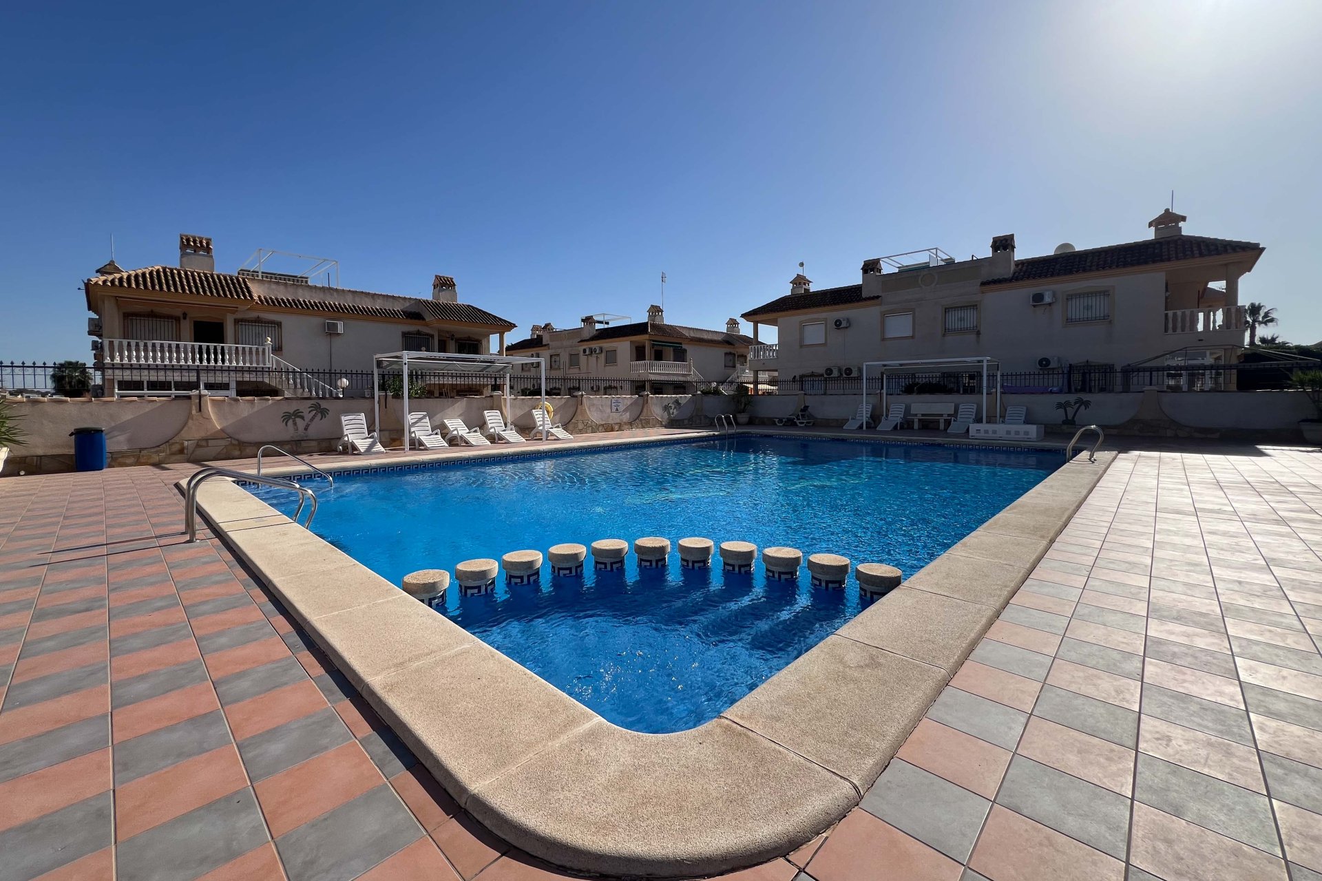 Återförsäljning - Apartamento -
Orihuela Costa - Villamartín