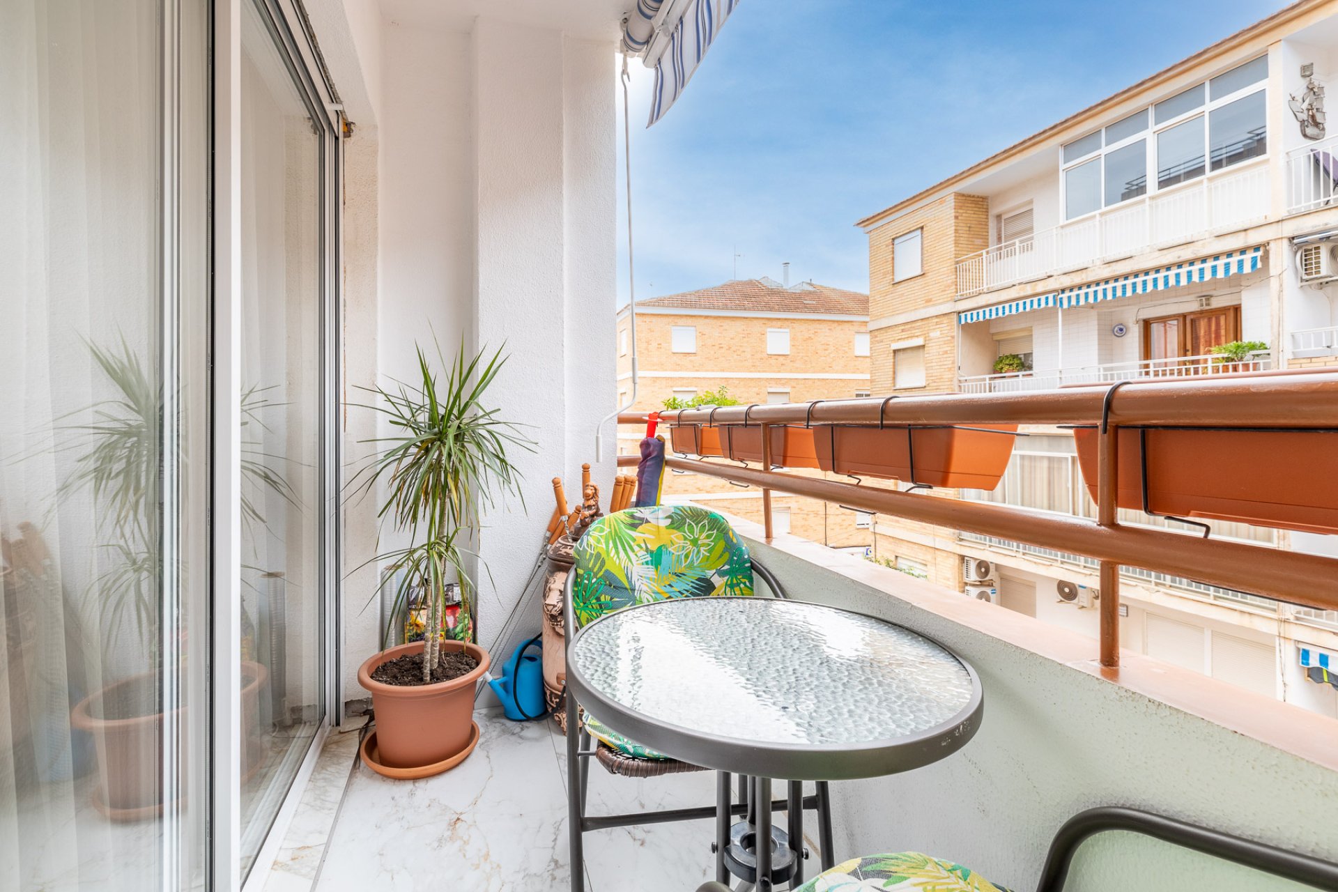 Återförsäljning - Apartamento -
Torrevieja - Center