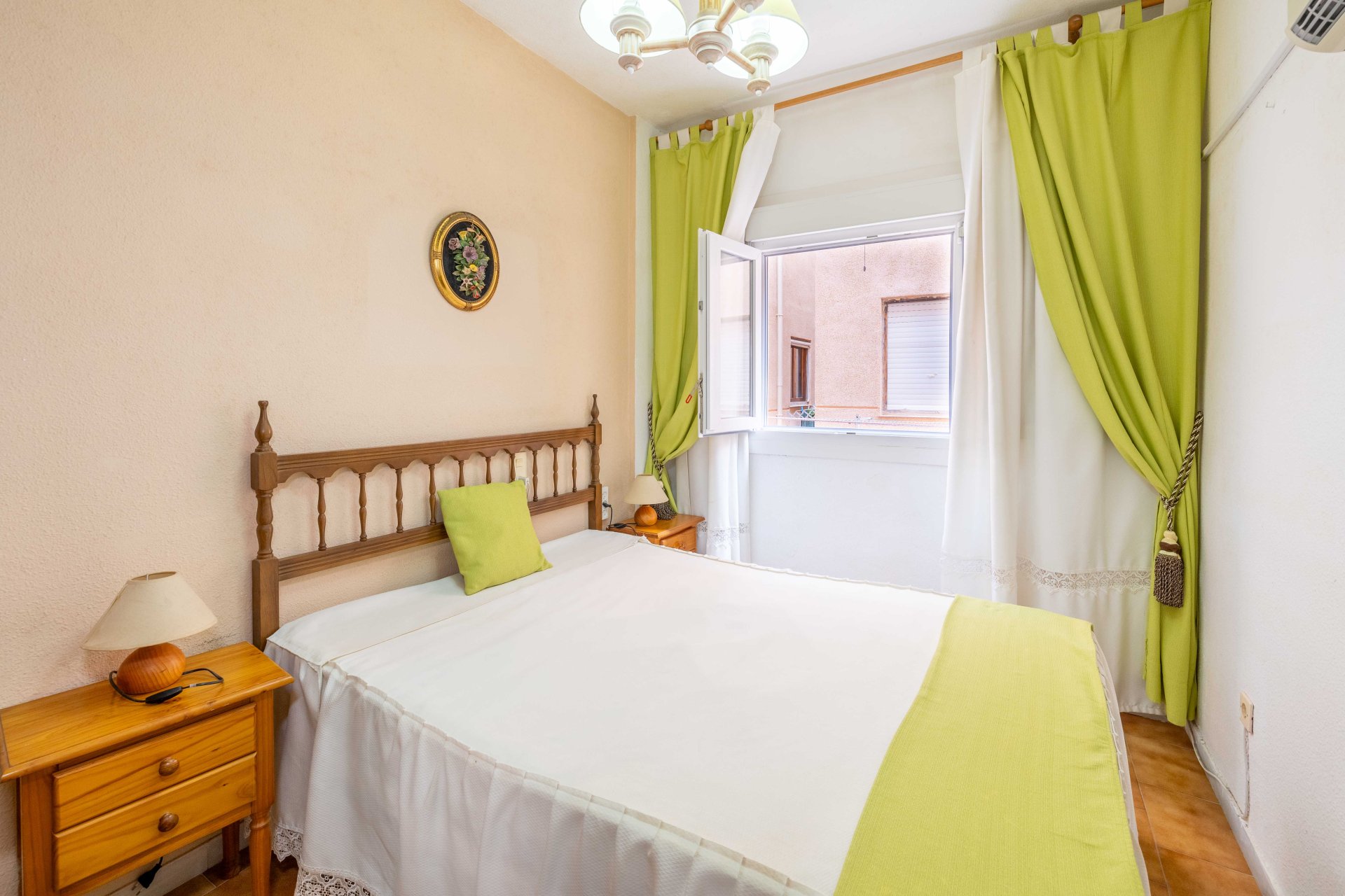 Återförsäljning - Apartamento -
Torrevieja - La Mata