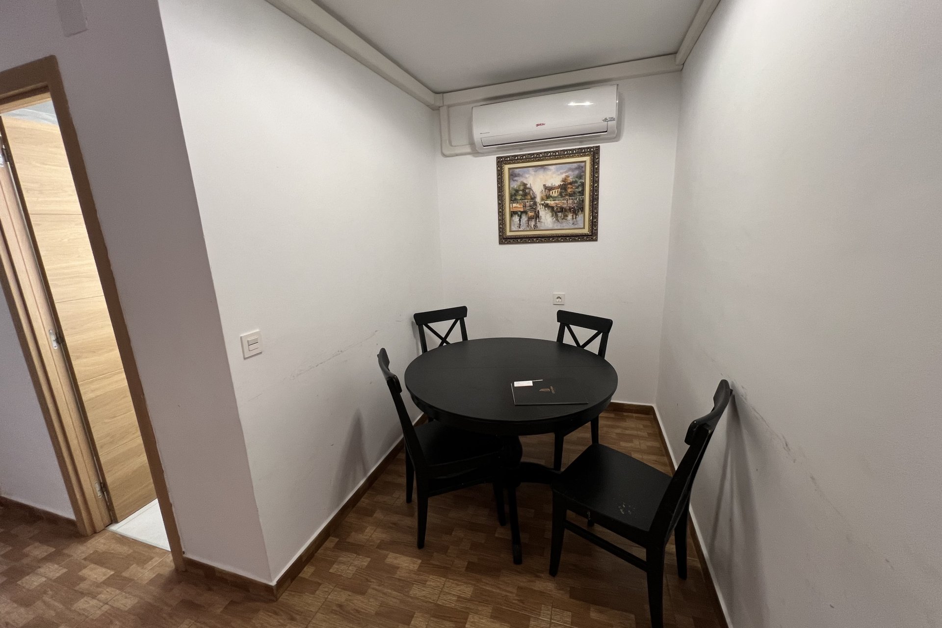 Återförsäljning - Apartamento -
Torrevieja - La Mata