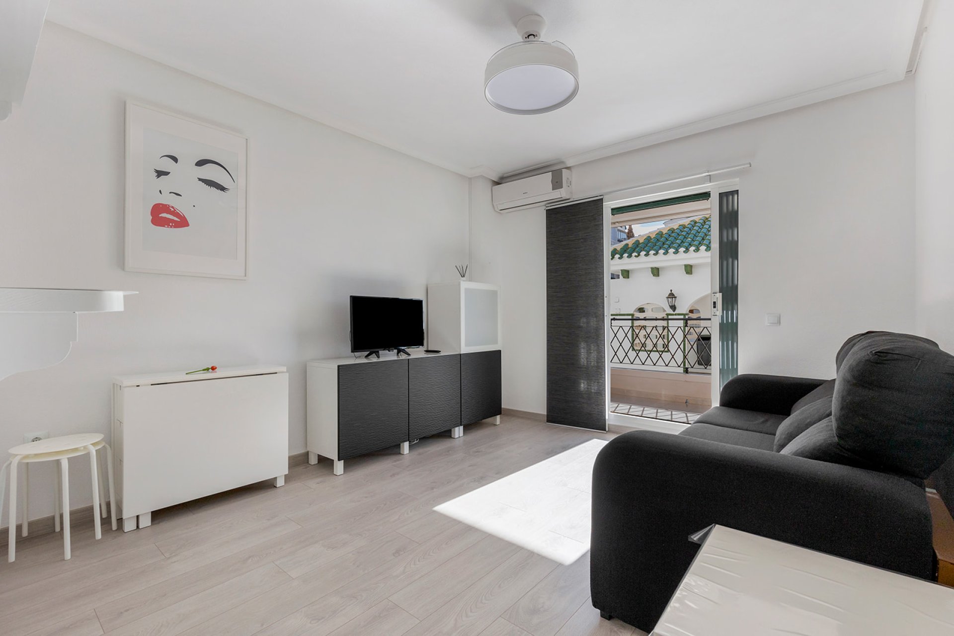 Återförsäljning - Apartamento -
Torrevieja - La Mata