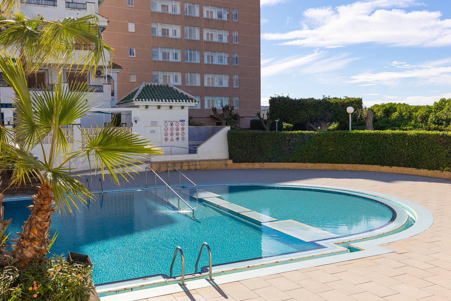 Återförsäljning - Apartamento -
Torrevieja - La Mata