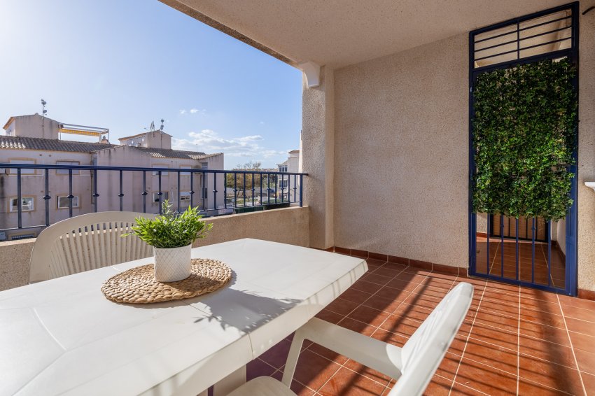 Återförsäljning - Apartamento -
Torrevieja - Los Altos