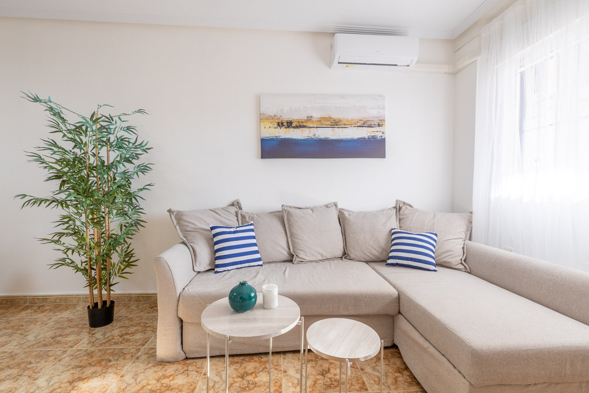 Återförsäljning - Apartamento -
Torrevieja - Los Altos