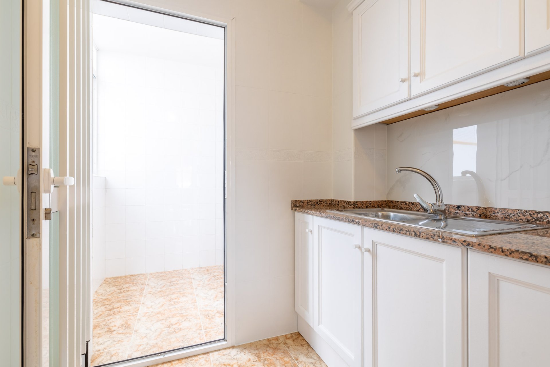 Återförsäljning - Apartamento -
Torrevieja - Los Altos