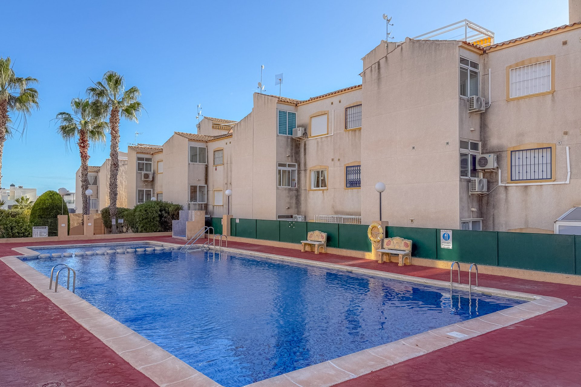 Återförsäljning - Apartamento -
Torrevieja - Los Altos