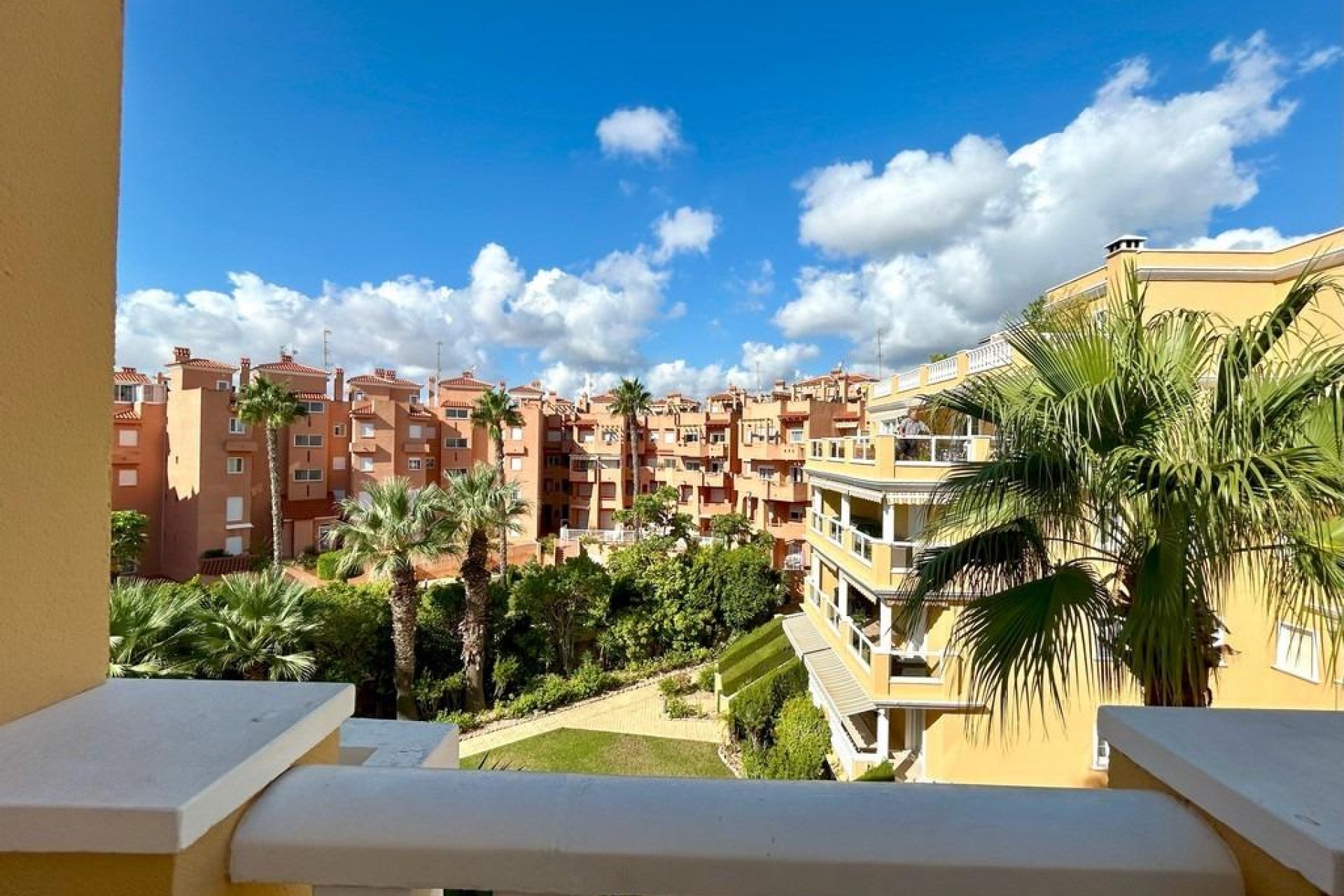 Återförsäljning - Apartment -
Dehesa de campoamor - Campoamor