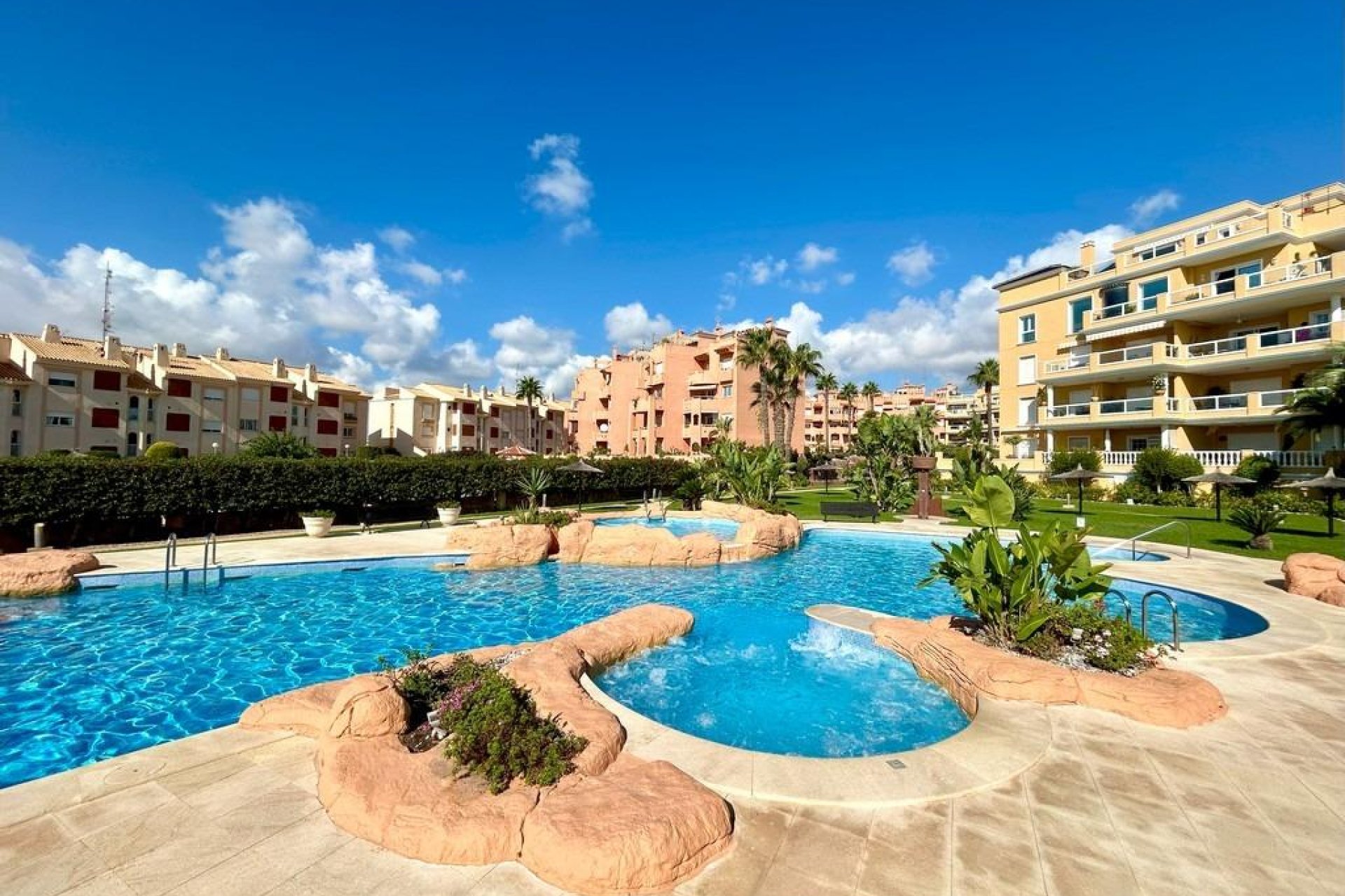 Återförsäljning - Apartment -
Dehesa de campoamor - Campoamor