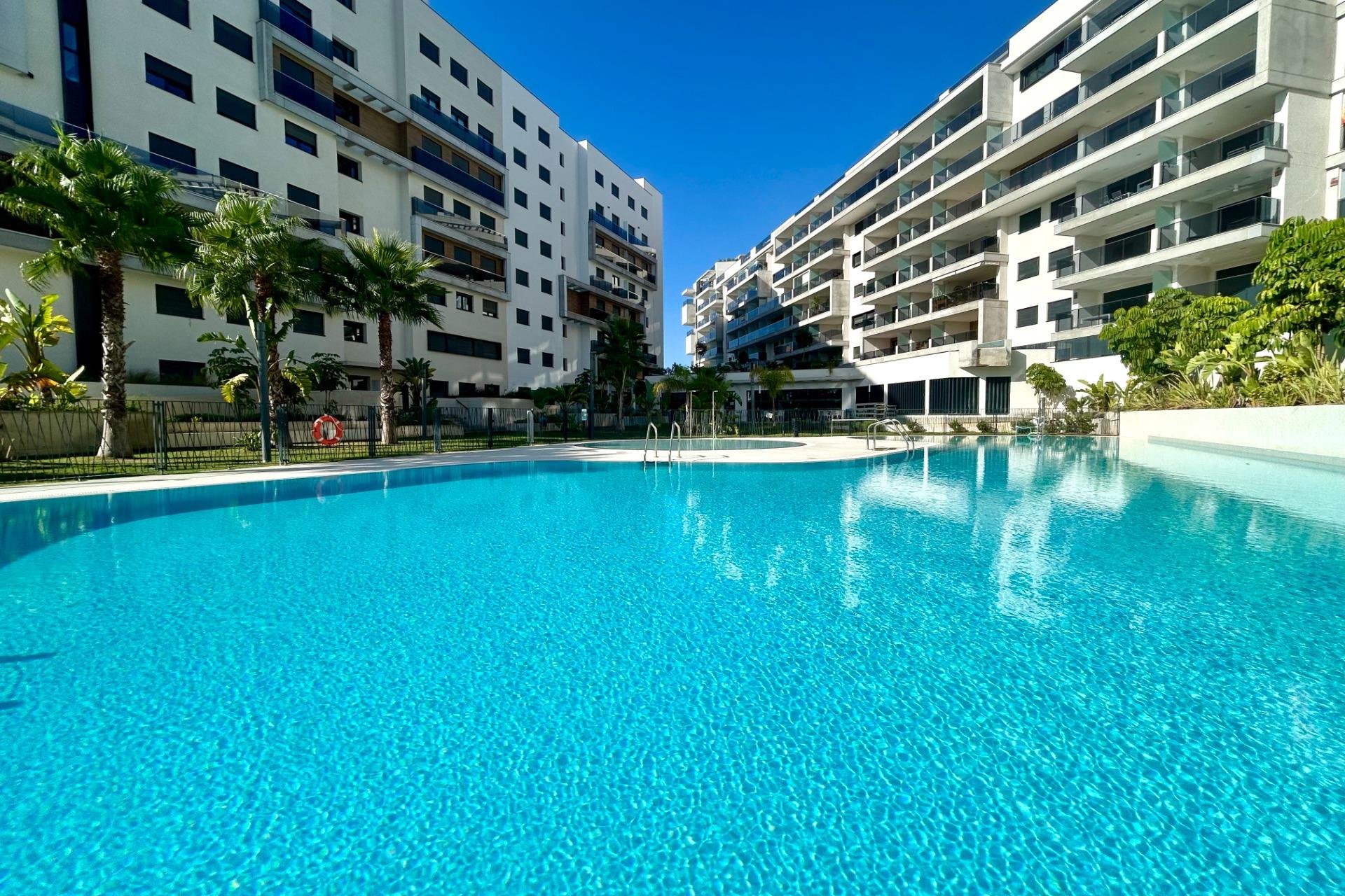 Återförsäljning - Apartment -
Dehesa de campoamor - Campoamor