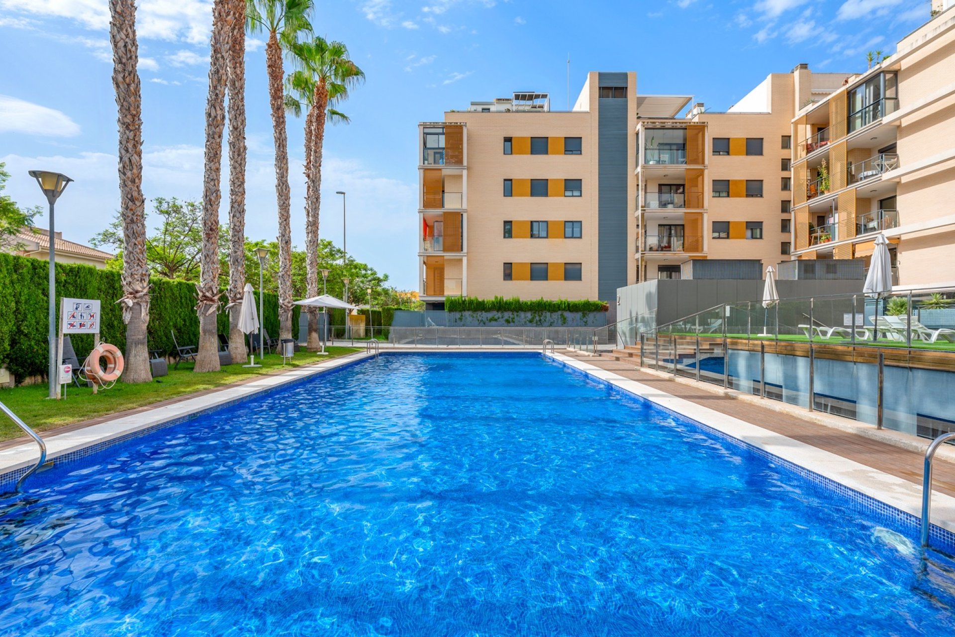 Återförsäljning - Apartment -
El Campello - Muchavista