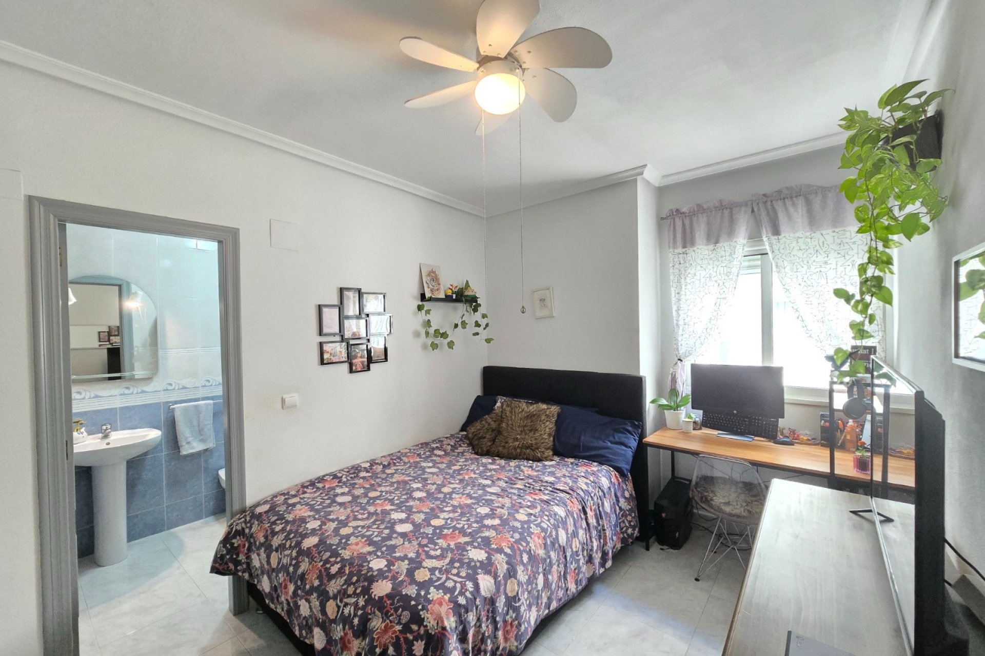 Återförsäljning - Apartment / Flat * -
Los Montesinos *