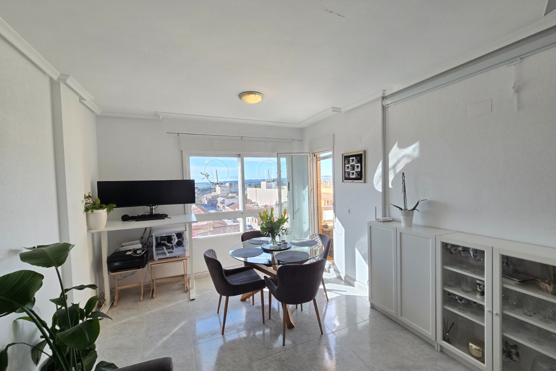 Återförsäljning - Apartment / Flat * -
Los Montesinos *
