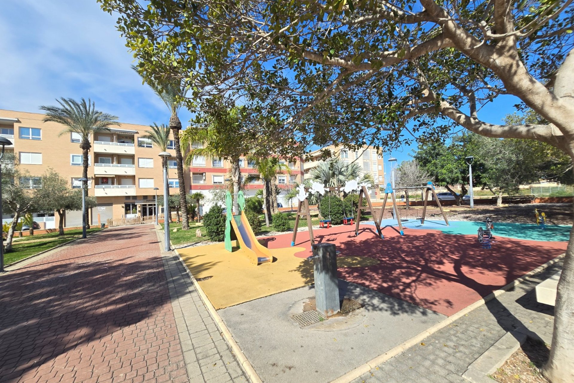 Återförsäljning - Apartment / Flat * -
Los Montesinos *