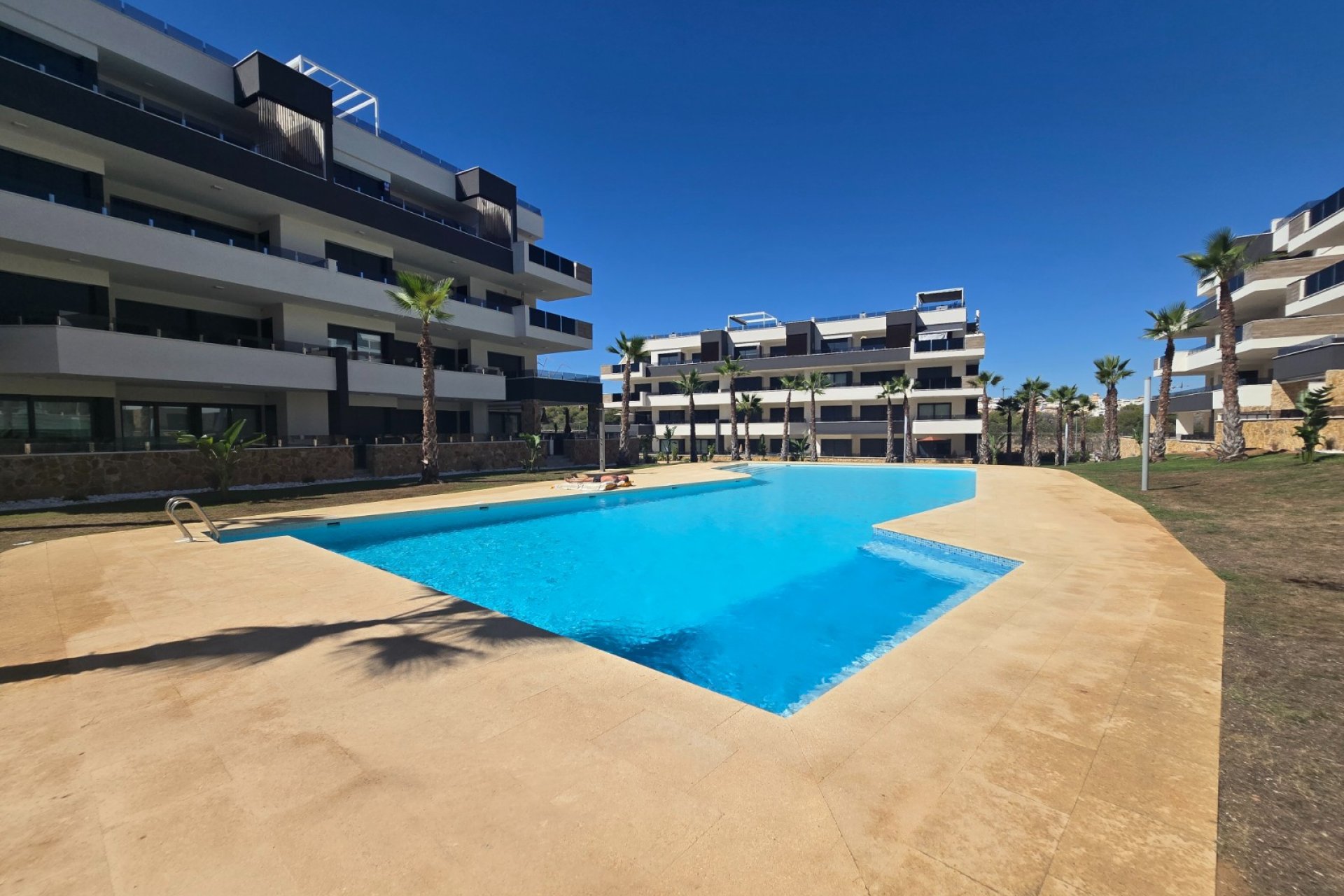 Återförsäljning - Apartment / Flat * -
Orihuela Costa - Los Altos *