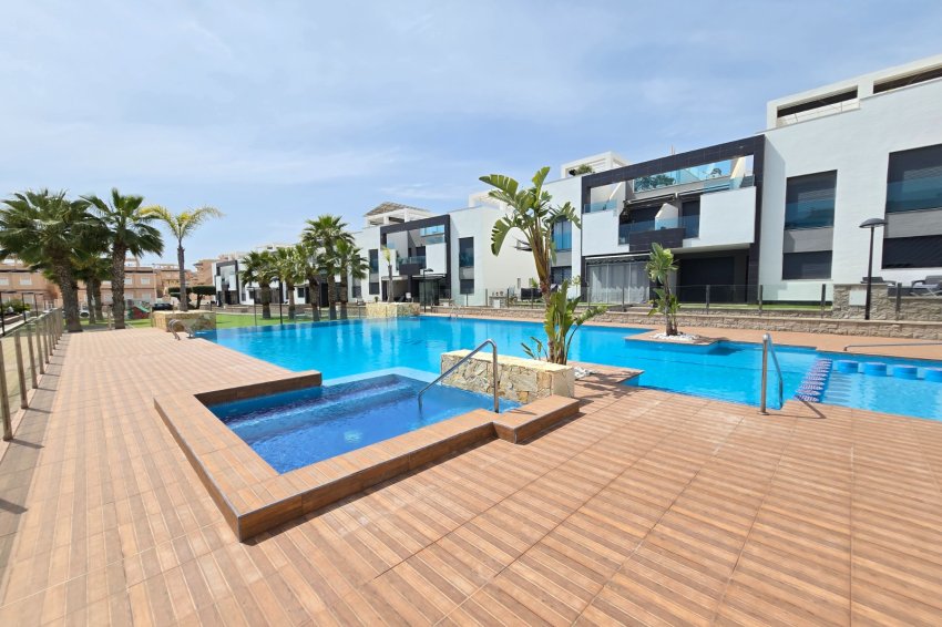 Återförsäljning - Apartment / Flat * -
Orihuela Costa * - Punta Prima *