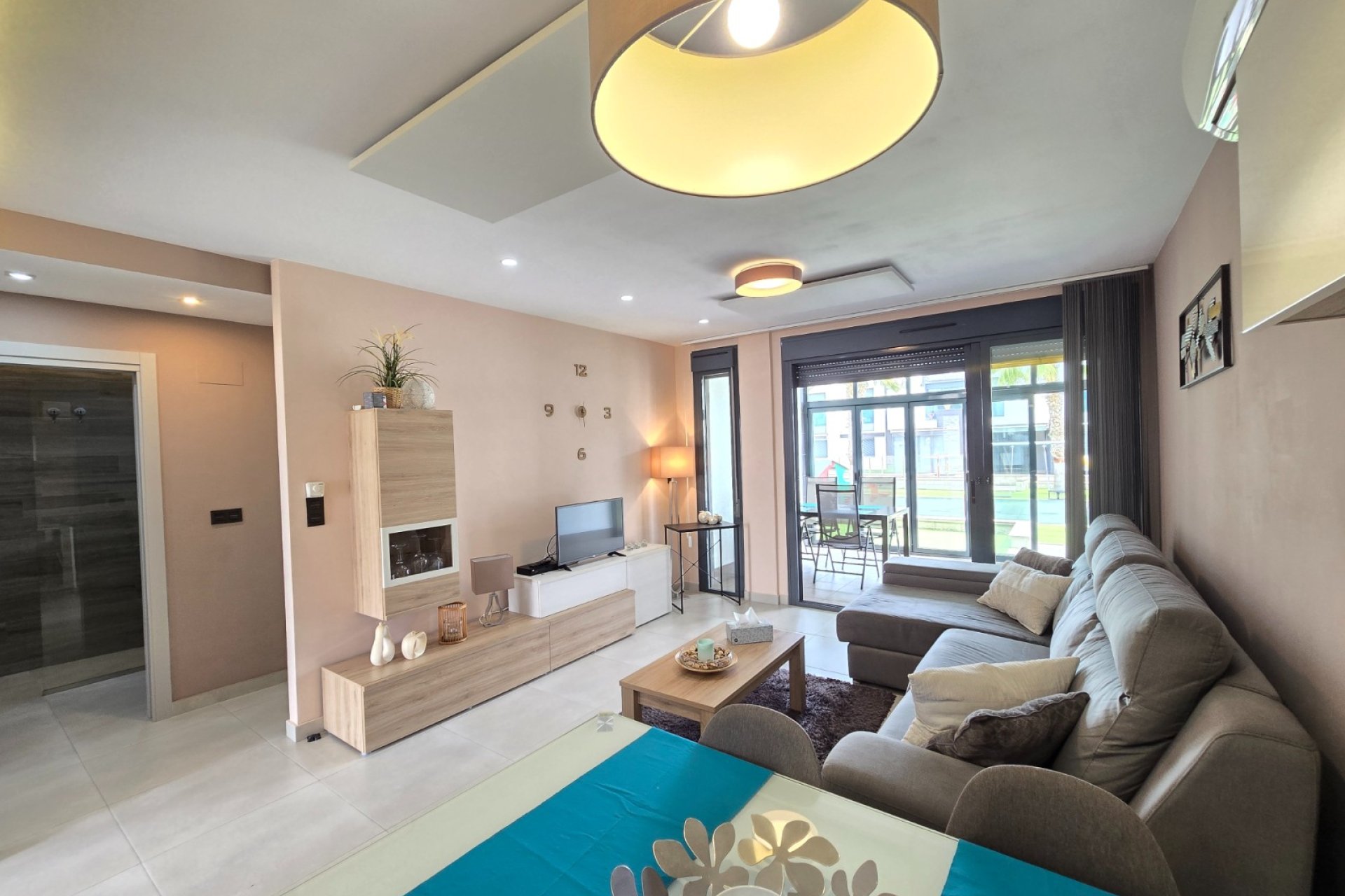 Återförsäljning - Apartment / Flat * -
Orihuela Costa * - Punta Prima *