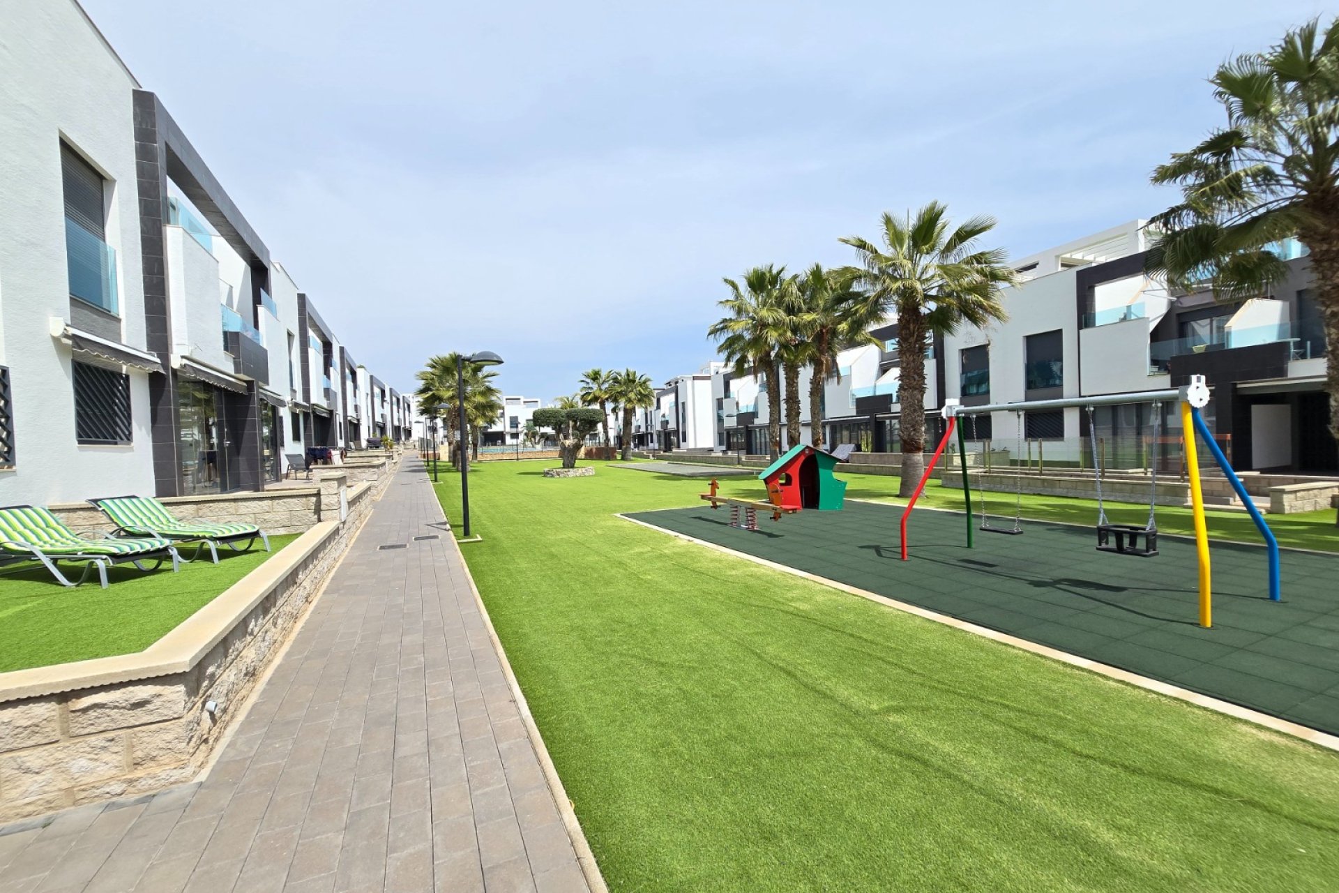 Återförsäljning - Apartment / Flat * -
Orihuela Costa * - Punta Prima *