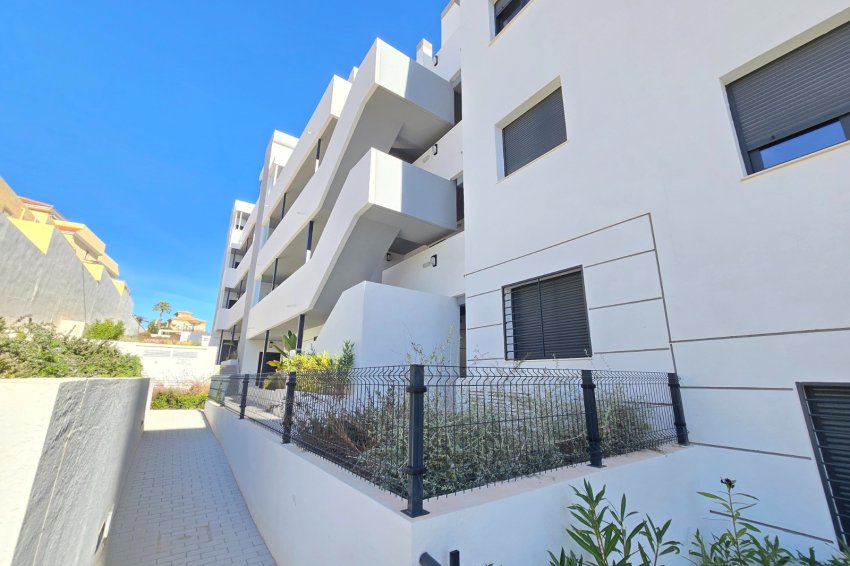 Återförsäljning - Apartment / Flat * -
Orihuela Costa - Villamartín *