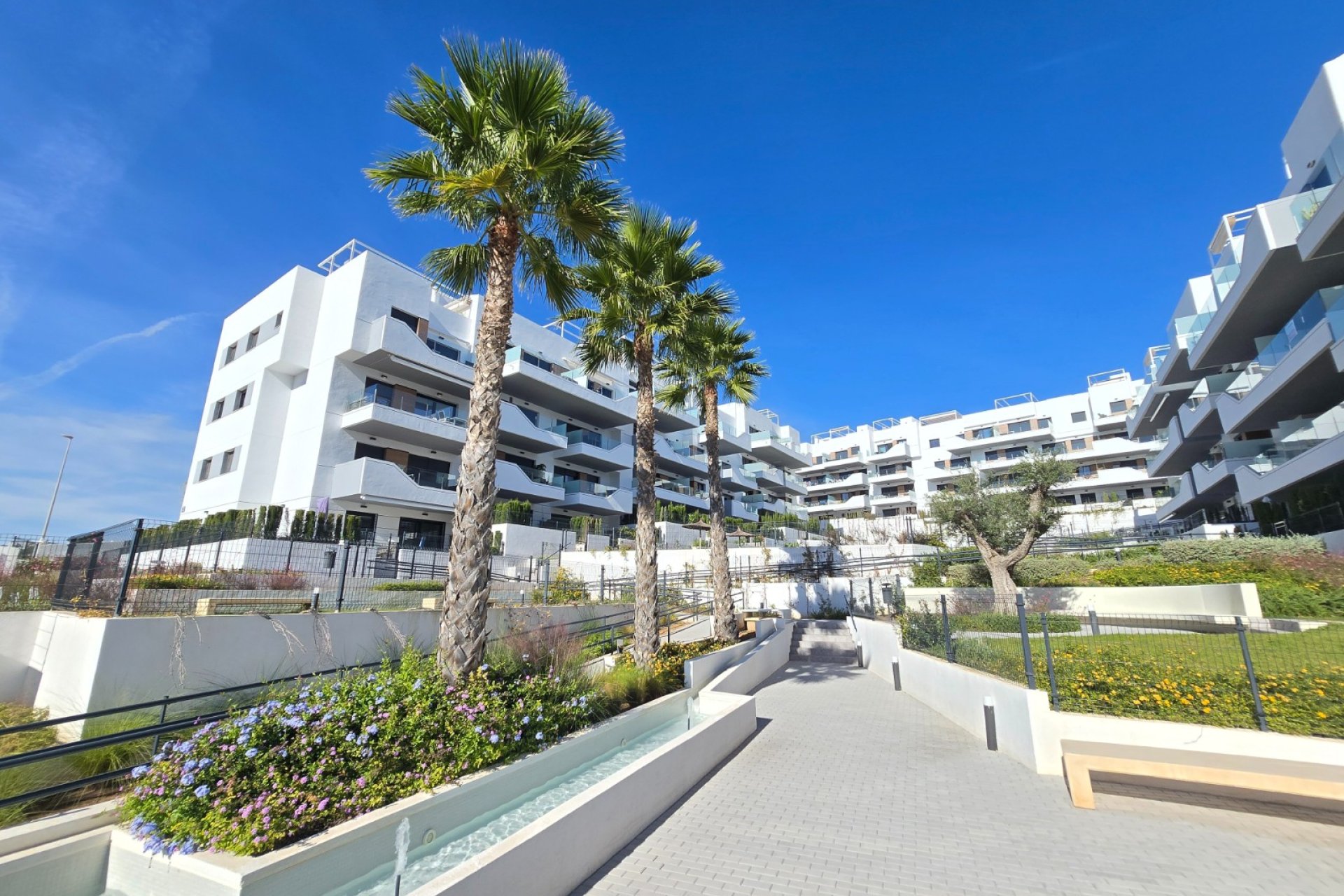 Återförsäljning - Apartment / Flat * -
Orihuela Costa - Villamartín *