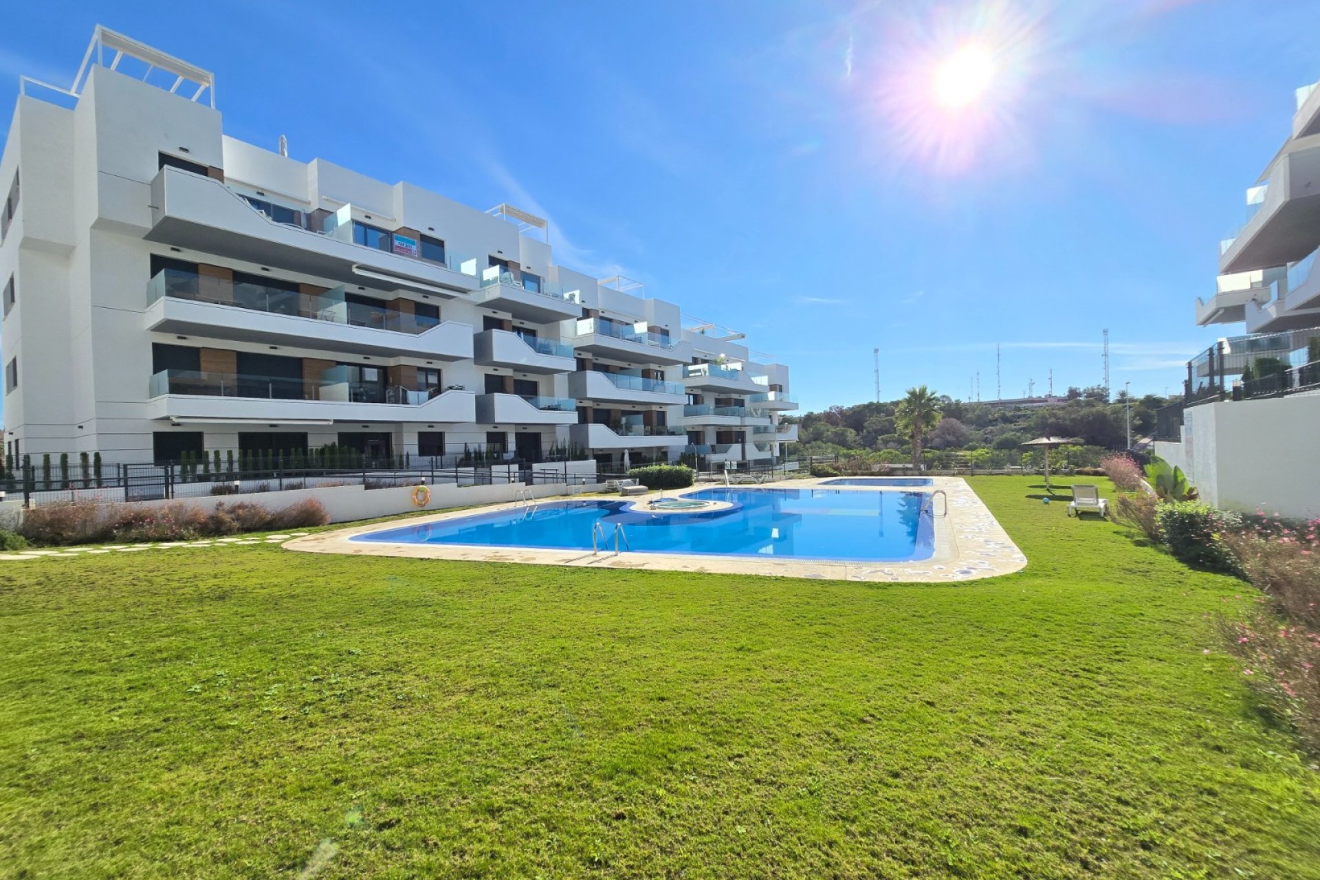 Återförsäljning - Apartment / Flat * -
Orihuela Costa - Villamartín *