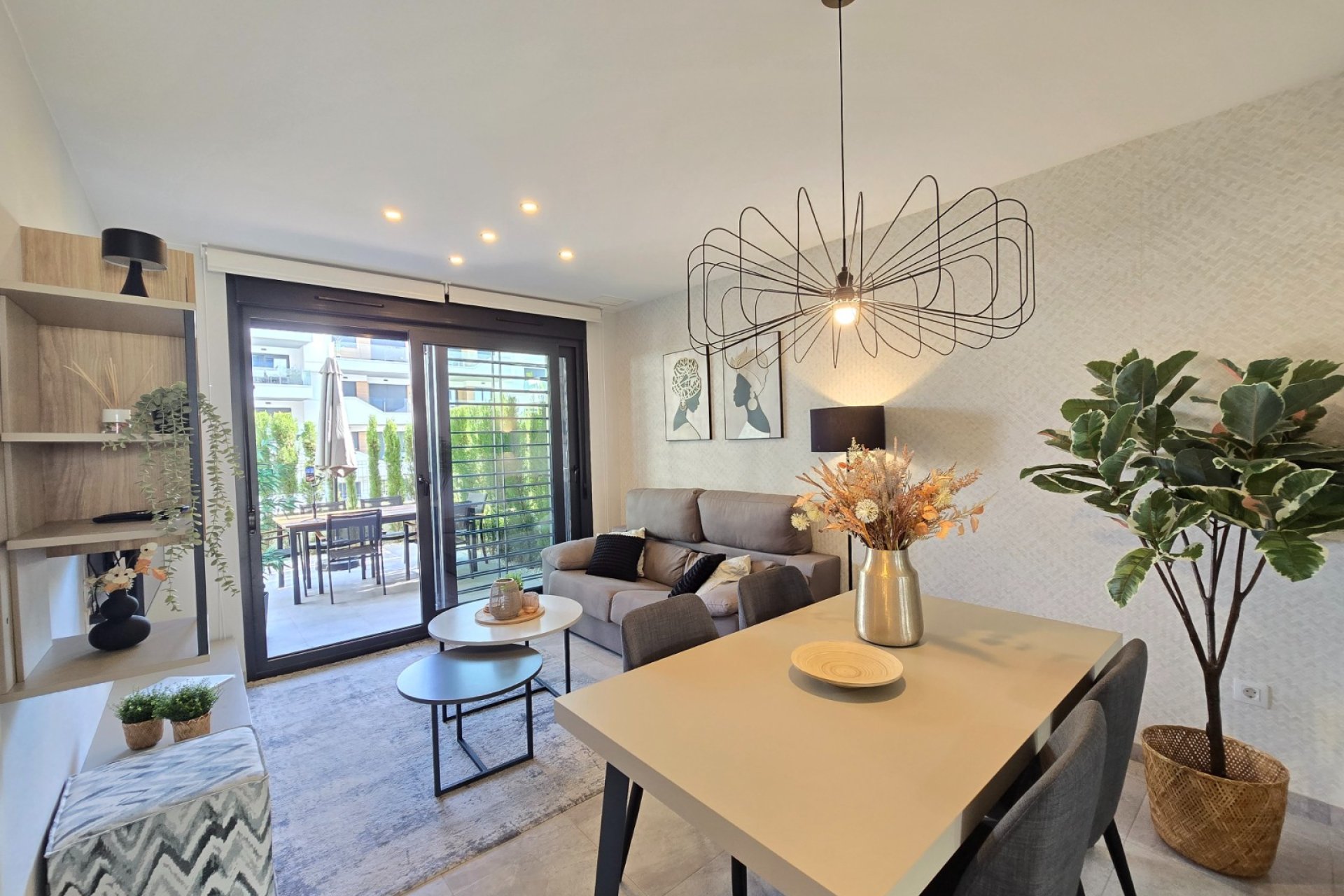 Återförsäljning - Apartment / Flat * -
Orihuela Costa * - Villamartín *