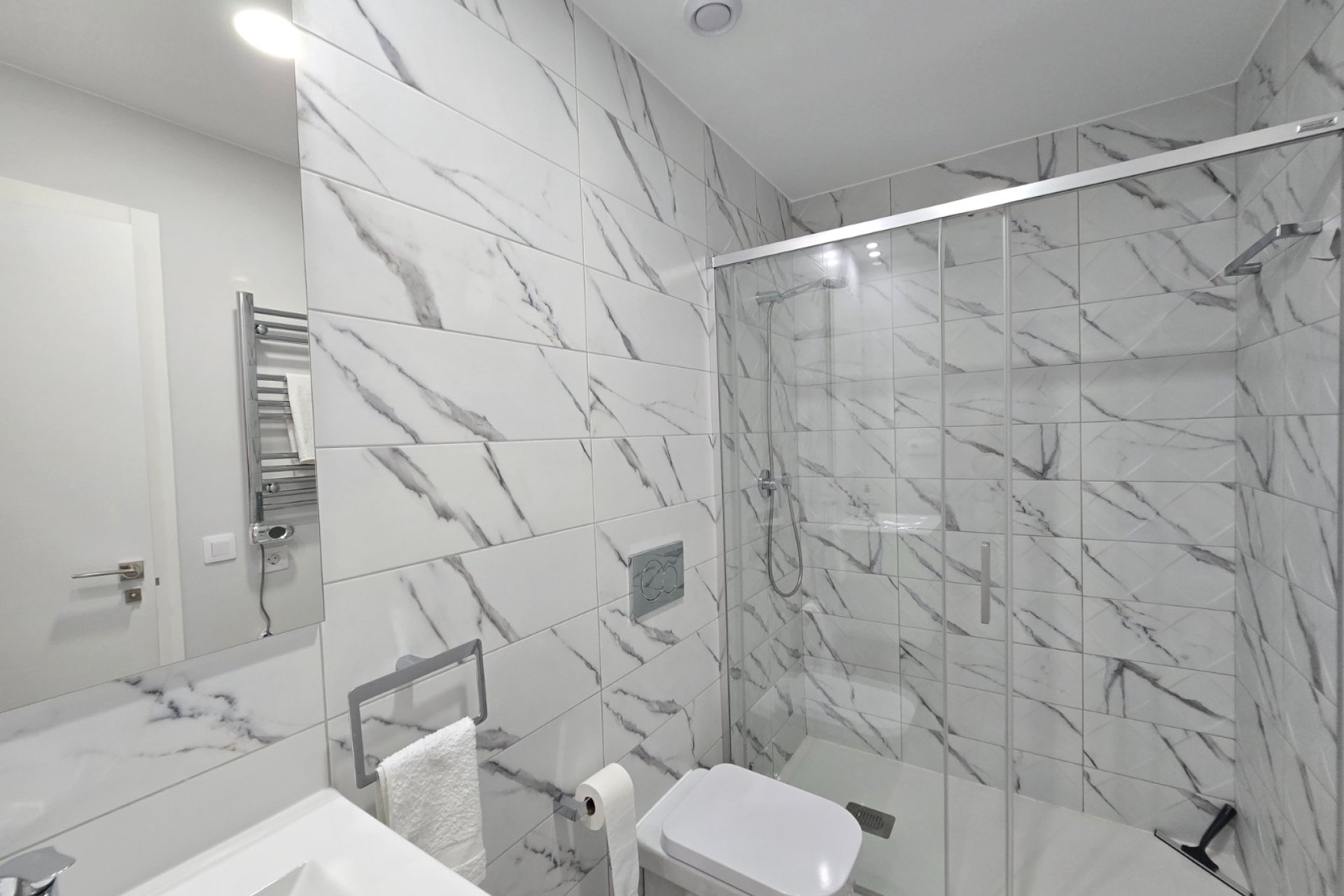 Återförsäljning - Apartment / Flat * -
Orihuela Costa * - Villamartín *