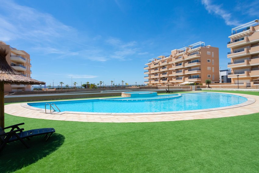Återförsäljning - Apartment -
Guardamar del Segura - El Raso