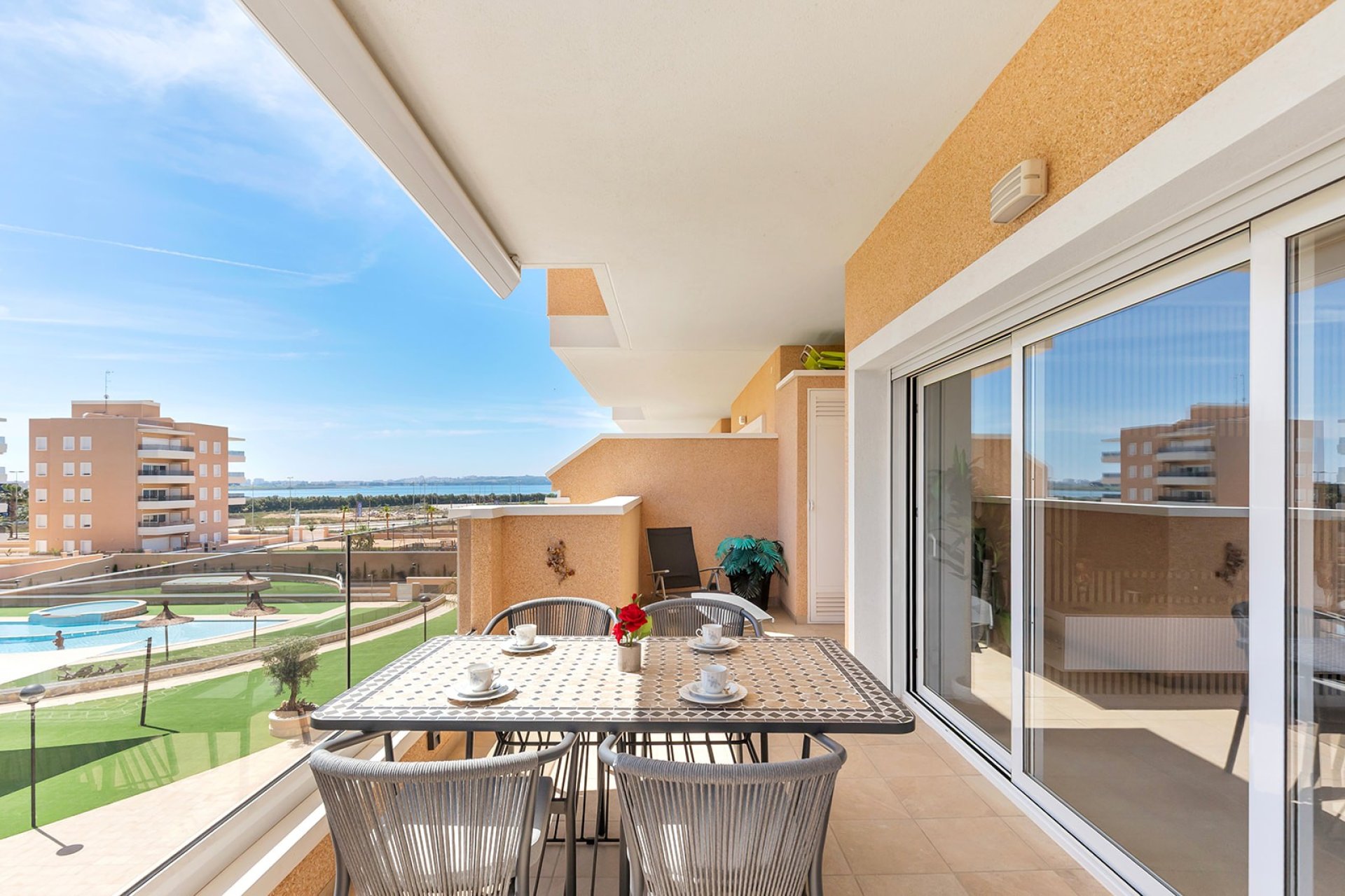 Återförsäljning - Apartment -
Guardamar del Segura - El Raso
