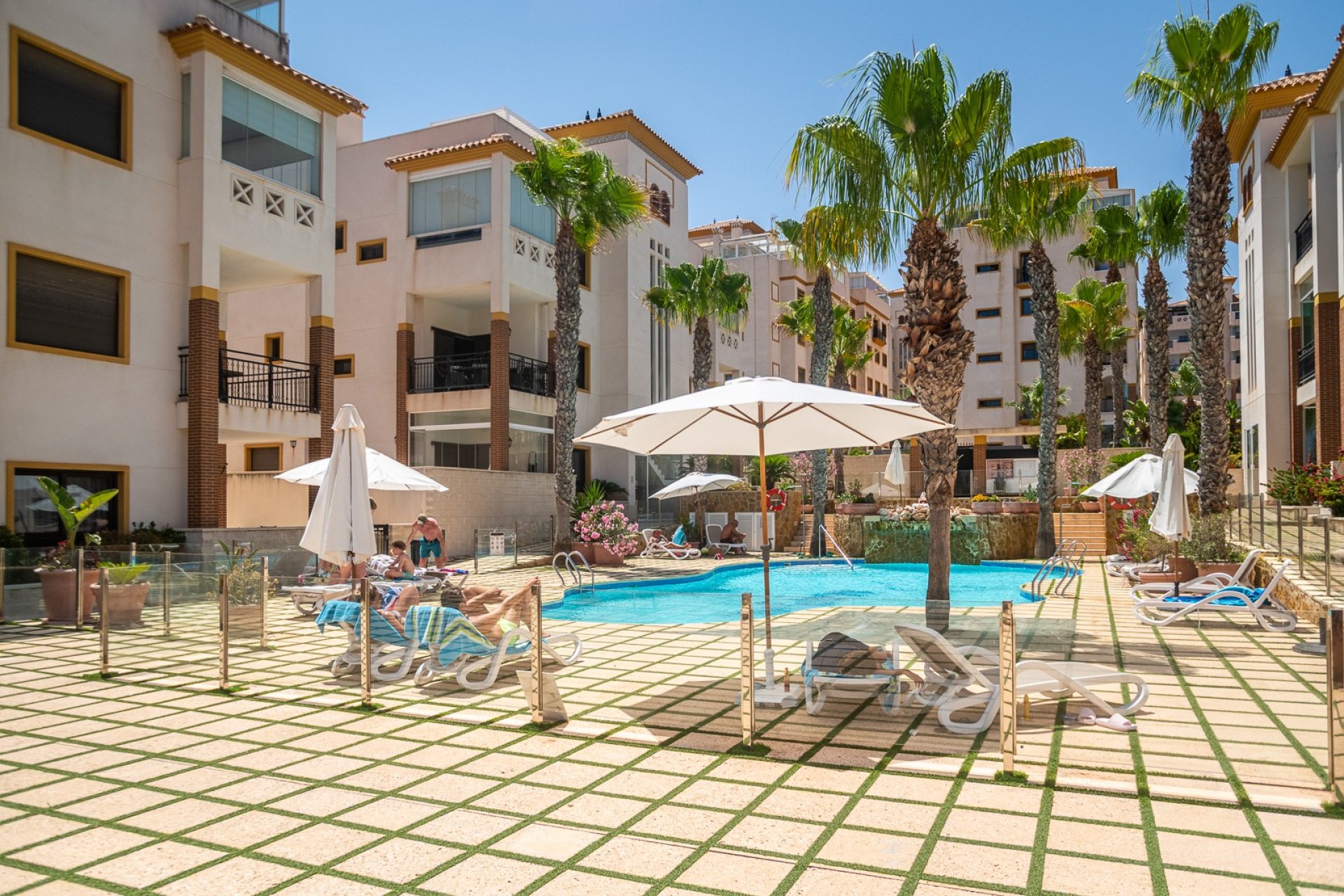 Återförsäljning - Apartment -
Guardamar del Segura