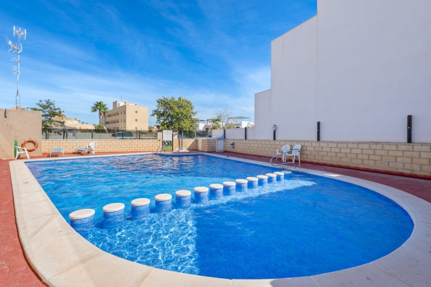 Återförsäljning - Apartment -
Lomas de Cabo Roig
